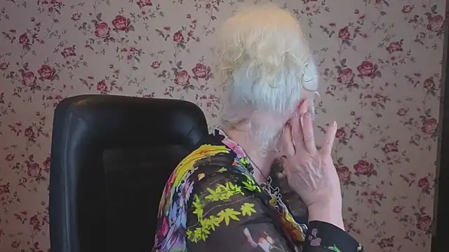 Maya Mayflower online show from April 4, 3:02 am