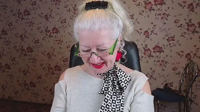 Maya Mayflower online show from December 21, 3:30 am