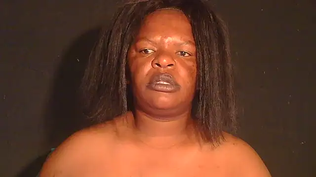 Snapshot of ebony_rose11 chatting on June 6, 7:41 pm ebony rose11 online show from June 6, 7:41 pm