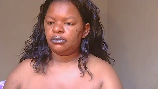 Snapshot of ebony_rose11 chatting on February 17, 7:47 am ebony rose11 online show from February 17, 7:47 am