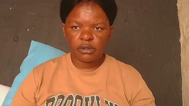 ebony rose11 online show from April 5, 9:05 am