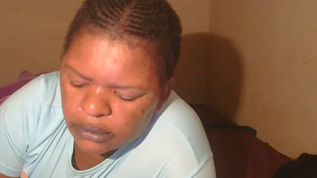 Snapshot of ebony_rose11 chatting on February 20, 7:52 pm ebony rose11 online show from February 20, 7:52 pm