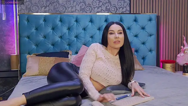 Vanessao1 online show from October 9, 12:49 pm