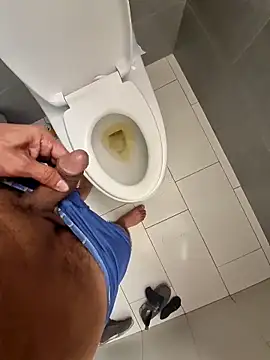 karlossan24 online show from April 3, 2:34 pm