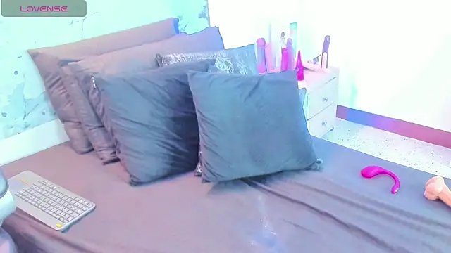 violeta delavega1 online show from November 1, 4:30 am