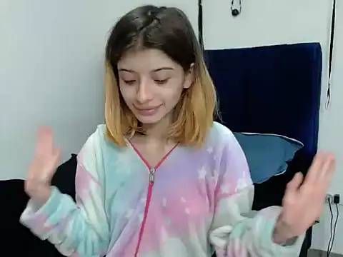 KratosAfroditacs online show from October 27, 5:47 pm