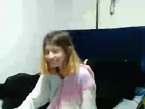 KratosAfroditacs online show from November 5, 7:17 pm