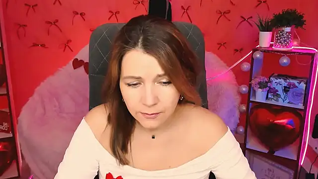 NicoleHitman online show from February 18, 9:39 am