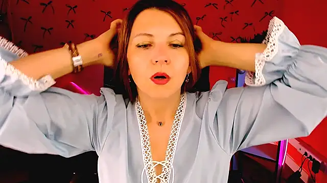 NicoleHitman online show from March 18, 1:24 pm