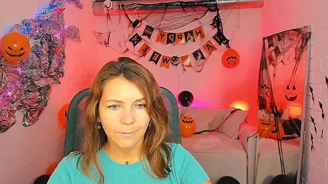 NicoleHitman online show from October 29, 5:39 am