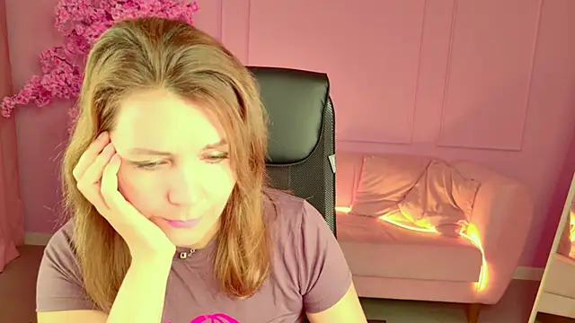 NicoleHitman online show from November 7, 5:12 am