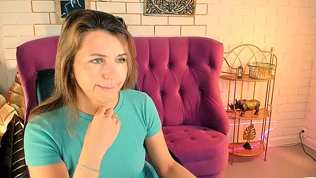 Snapshot of NicoleHitman chatting on September 26, 9:27 am NicoleHitman online show from September 26, 9:27 am