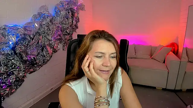Snapshot of NicoleHitman chatting on September 22, 5:13 am NicoleHitman online show from September 22, 5:13 am