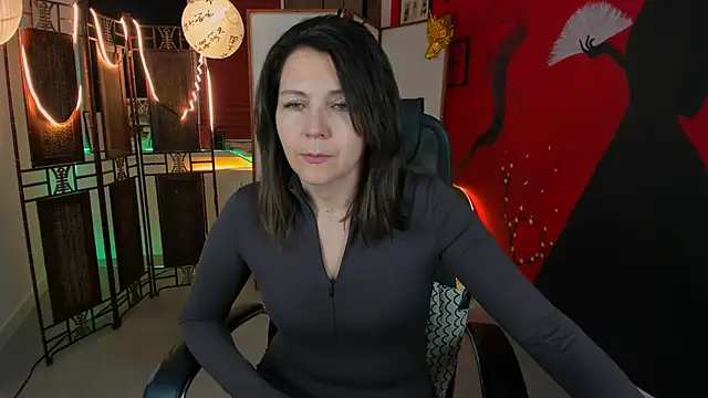 Snapshot of NicoleHitman chatting on March 17, 5:12 am NicoleHitman online show from March 17, 5:12 am