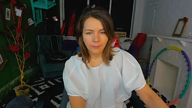 Snapshot of NicoleHitman chatting on March 5, 9:49 am NicoleHitman online show from March 5, 9:49 am