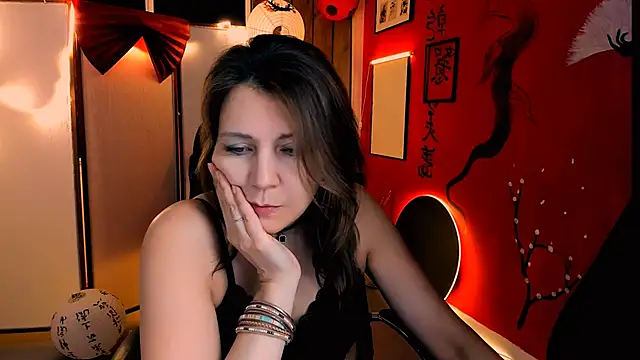 NicoleHitman online show from December 14, 1:28 pm