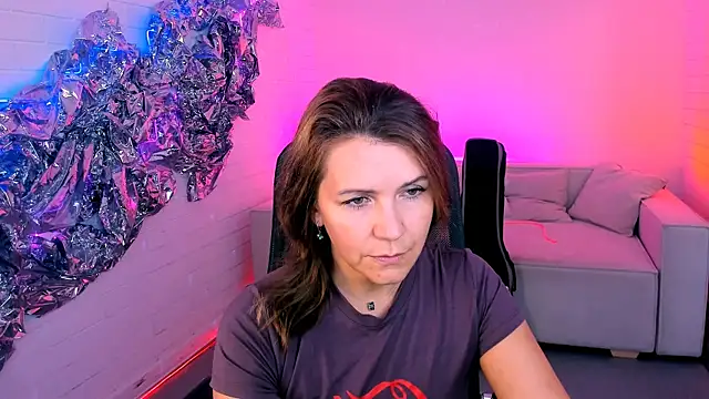 Snapshot of NicoleHitman chatting on September 15, 5:19 am NicoleHitman online show from September 15, 5:19 am