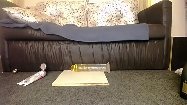 BiggedyBear online show from December 19, 11:18 pm