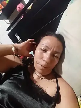 Snapshot of Antonela45 chatting on June 25, 1:25 am Antonela45 online show from June 25, 1:25 am