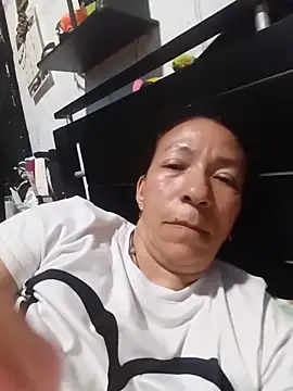 Snapshot of Antonela45 chatting on June 23, 1:58 am Antonela45 online show from June 23, 1:58 am