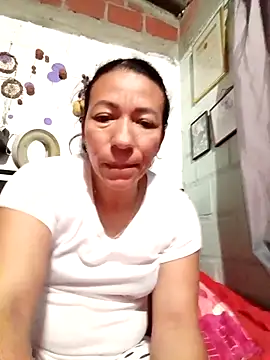 Snapshot of Antonela45 chatting on September 23, 12:28 am Antonela45 online show from September 23, 12:28 am
