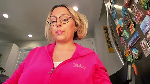 realtoxxxxmaria online show from December 4, 6:40 pm