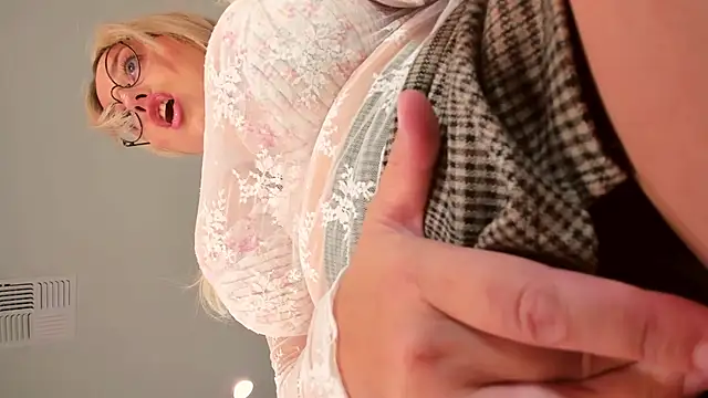 realtoxxxxmaria online show from October 31, 11:18 am