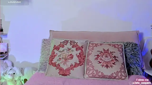 julieta cooper20 online show from March 12, 4:07 am