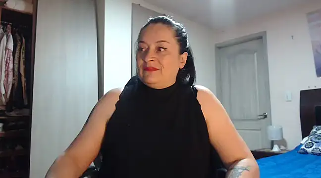 mia florens online show from March 22, 2:37 am