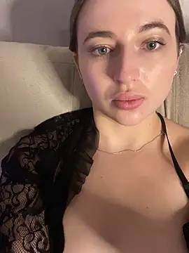 AlisaQSky online show from October 27, 9:27 pm