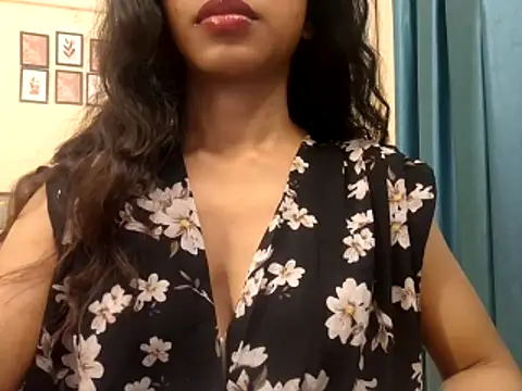 Snapshot of Queen_Ayeshaa chatting on November 3, 7:17 pm Queen Ayeshaa online show from November 3, 7:17 pm