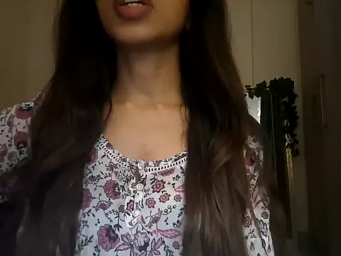 Snapshot of Queen_Ayeshaa chatting on March 12, 4:56 pm Queen Ayeshaa online show from March 12, 4:56 pm