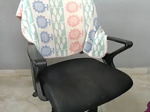 Snapshot of Surjeet_Kaur chatting on September 19, 4:27 am Surjeet Kaur online show from September 19, 4:27 am