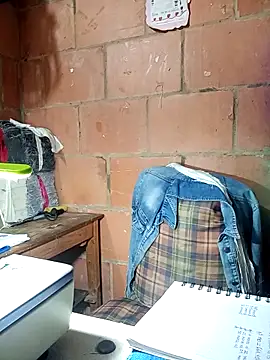 isis milove online show from March 11, 11:15 am