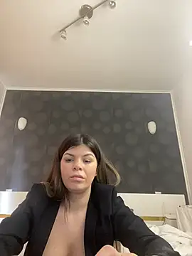 EllyMilf online show from March 3, 12:06 pm