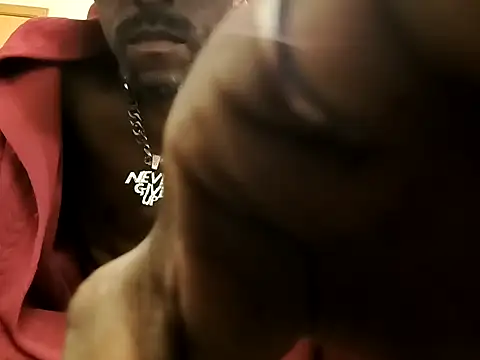 Snapshot of BadazzRXL chatting on October 30, 6:12 am BadazzRXL online show from October 30, 6:12 am