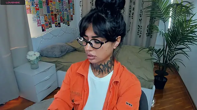 CharimgSabrina online show from November 16, 6:29 am