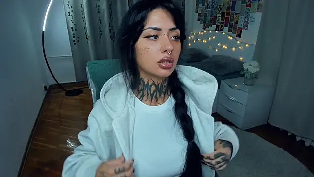 CharimgSabrina online show from October 20, 6:26 am