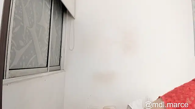 Snapshot of cowmarce chatting on October 21, 12:21 am cowmarce online show from October 21, 12:21 am