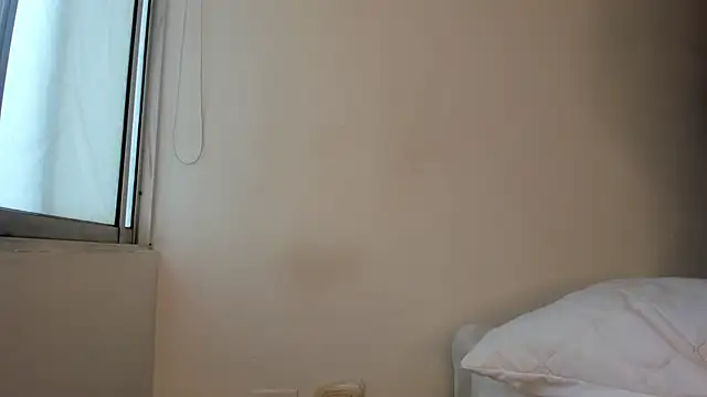 Snapshot of cowmarce chatting on December 20, 11:57 am cowmarce online show from December 20, 11:57 am