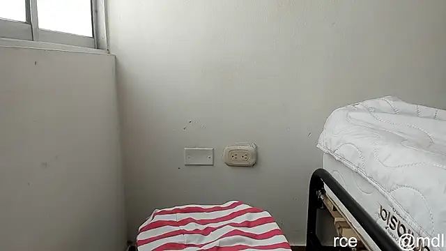 Snapshot of cowmarce chatting on October 2, 1:47 pm cowmarce online show from October 2, 1:47 pm