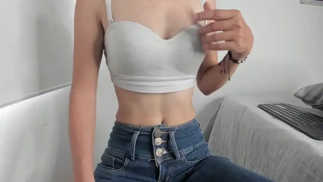 Snapshot of cowmarce chatting on September 12, 12:27 pm cowmarce online show from September 12, 12:27 pm