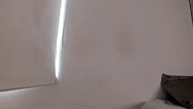 Snapshot of cowmarce chatting on September 29, 12:00 pm cowmarce online show from September 29, 12:00 pm