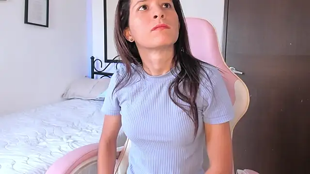 Snapshot of cowmarce chatting on March 14, 6:29 pm cowmarce online show from March 14, 6:29 pm