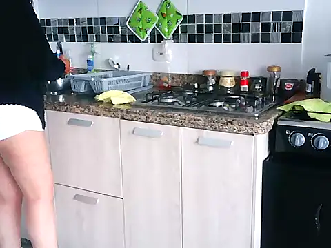 Snapshot of BiancaSteel chatting on July 10, 12:27 pm BiancaSteel online show from July 10, 12:27 pm