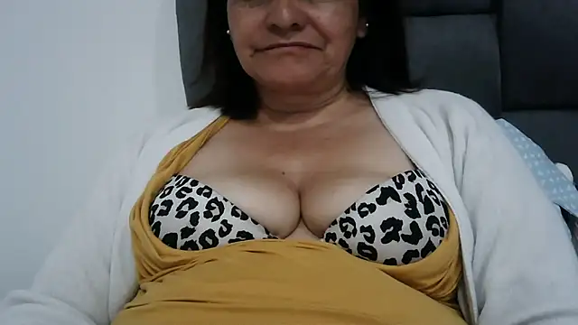 BiancaSteel online show from February 5, 2:40 am