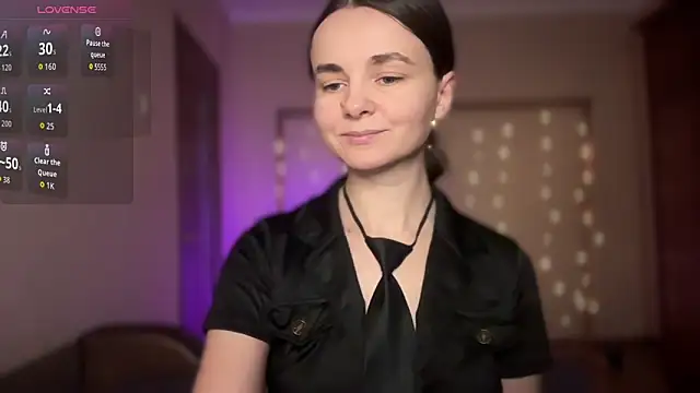 lanaloulou online show from October 6, 9:59 pm