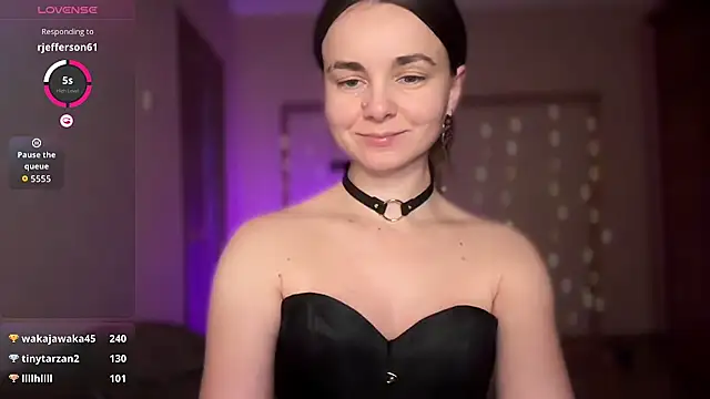 lanaloulou online show from November 1, 9:52 pm