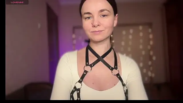 lanaloulou online show from September 28, 2:07 am