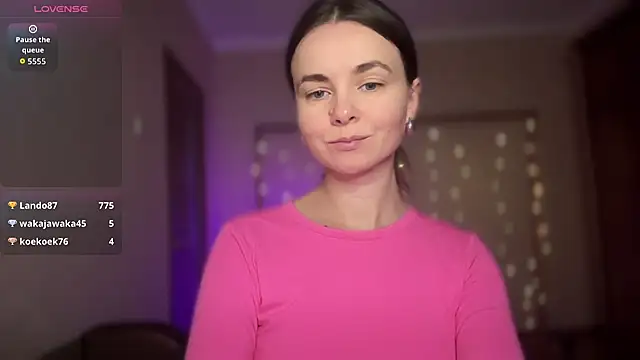 lanaloulou online show from September 30, 2:28 am